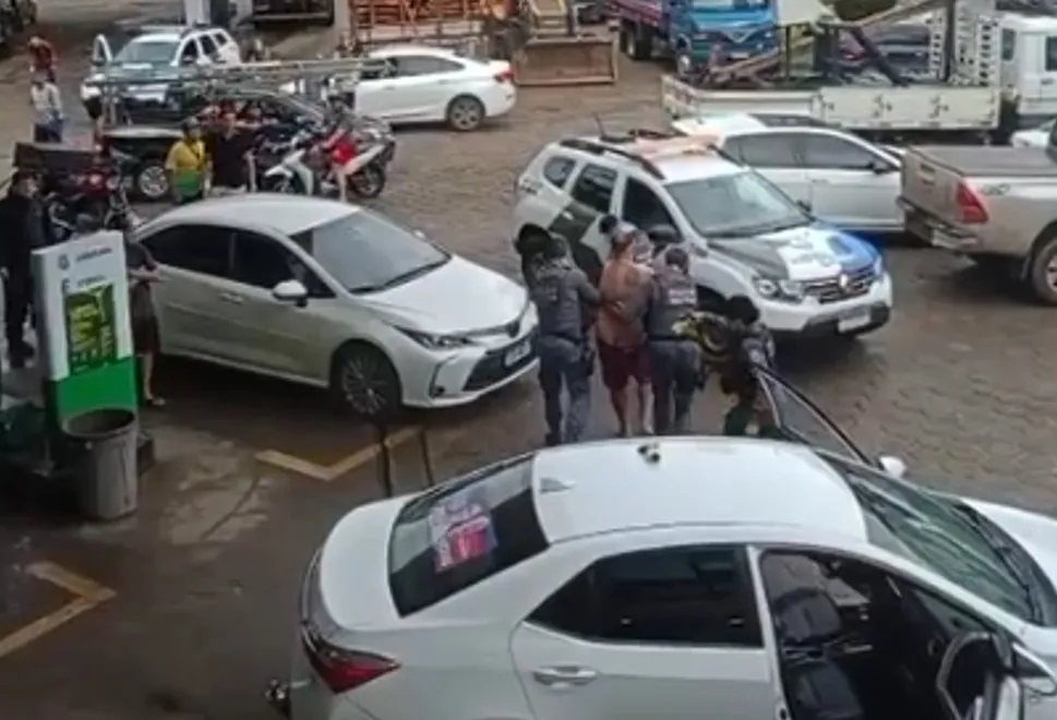 Homem agride frentista de posto de combustível em São Gabriel da Palha e acaba preso pela polícia