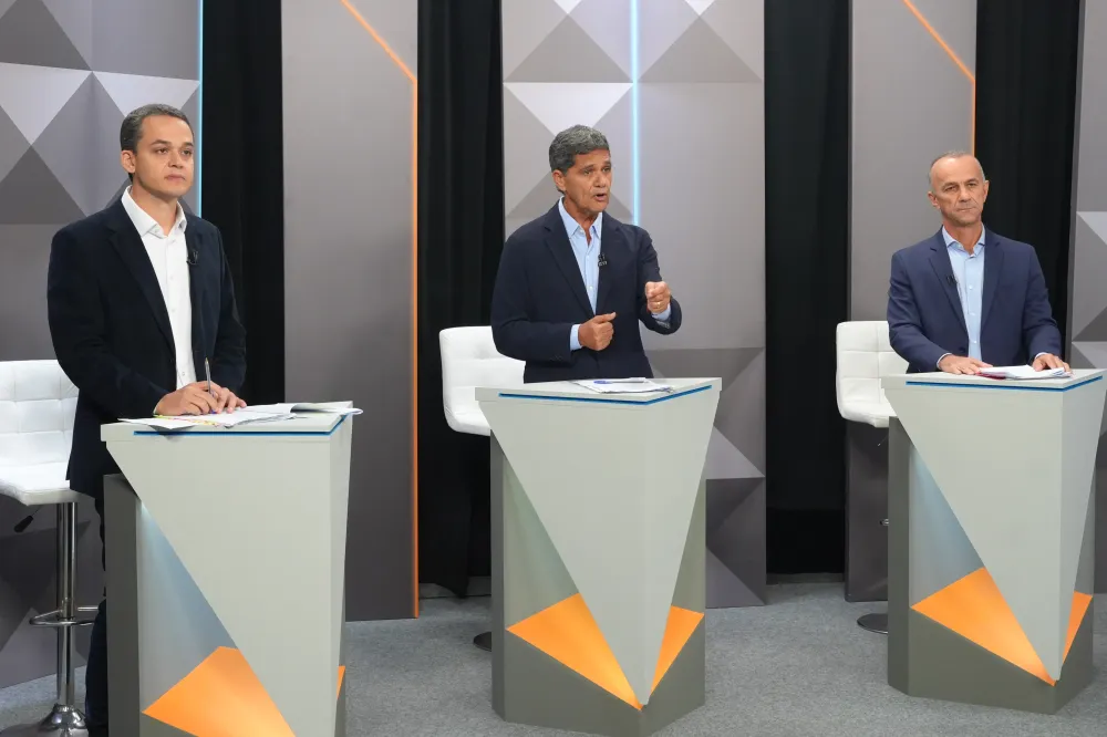 Candidatos ao governo do ES sobem o tom em último debate antes das eleições