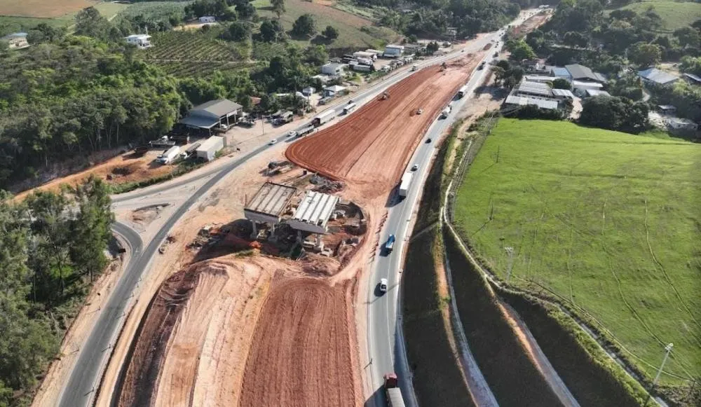 BR-101 será totalmente interditada em Fundão para detonação de rochas