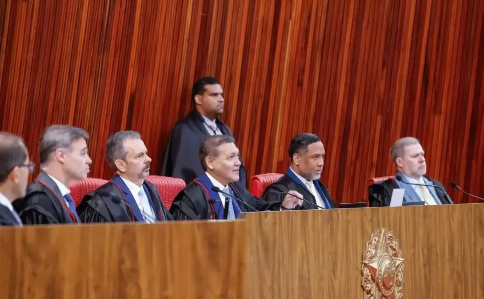TSE anula votos de Garotinho, e Douglas Ruas vence governo do Rio no 1º turno