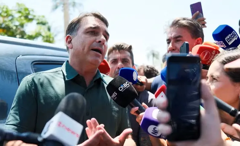 Flávio Bolsonaro declara voto a favor escala 6x1e diz; “Vontade da maioria do povo”