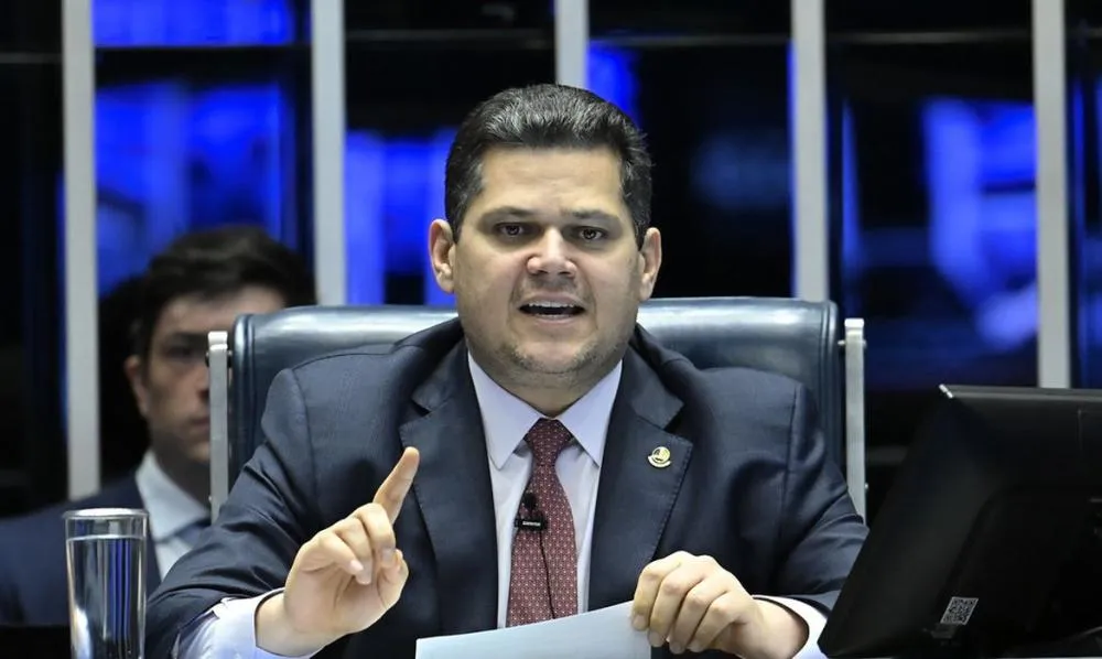 Presidente do Senado anuncia votação da PEC da Segurança Pública para esta quinta-feira