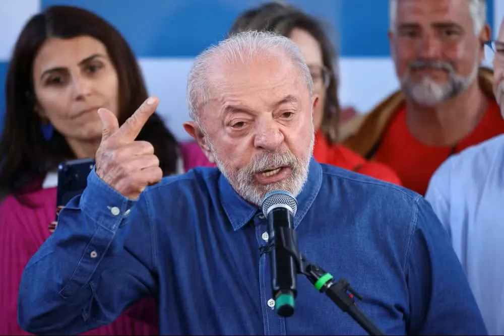 Lula protocola documento no TSE e no STF em que diz que libera a divulgação de sigilos dele e de seus parentes