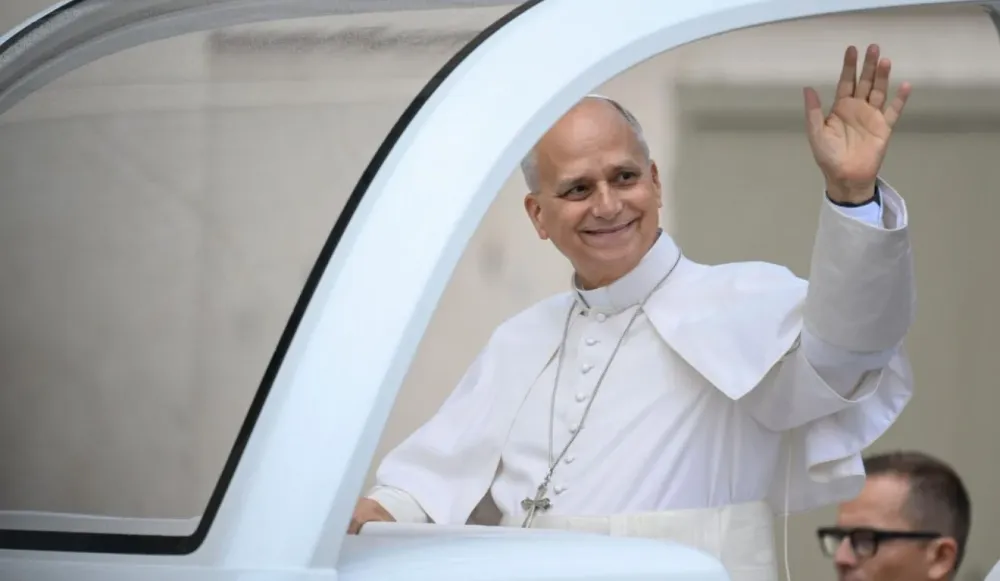 Papa Leão XIV passa por cirurgia e não terá que fazer tratamento contra câncer