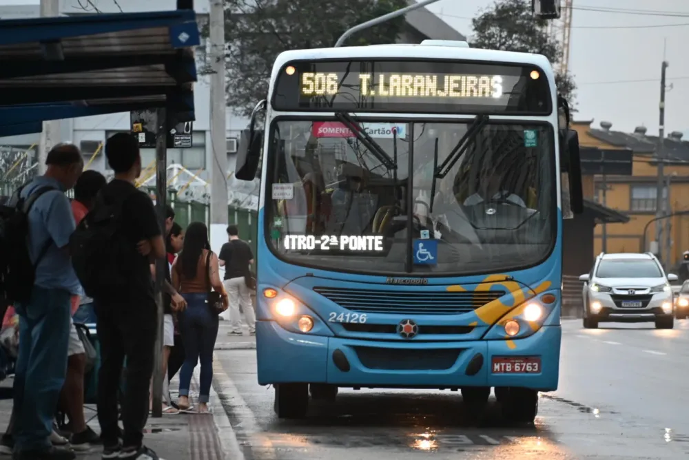 Faltando 3 dias do segundo turno, Lula envia ao Congresso PEC para tarifa zero em ônibus
