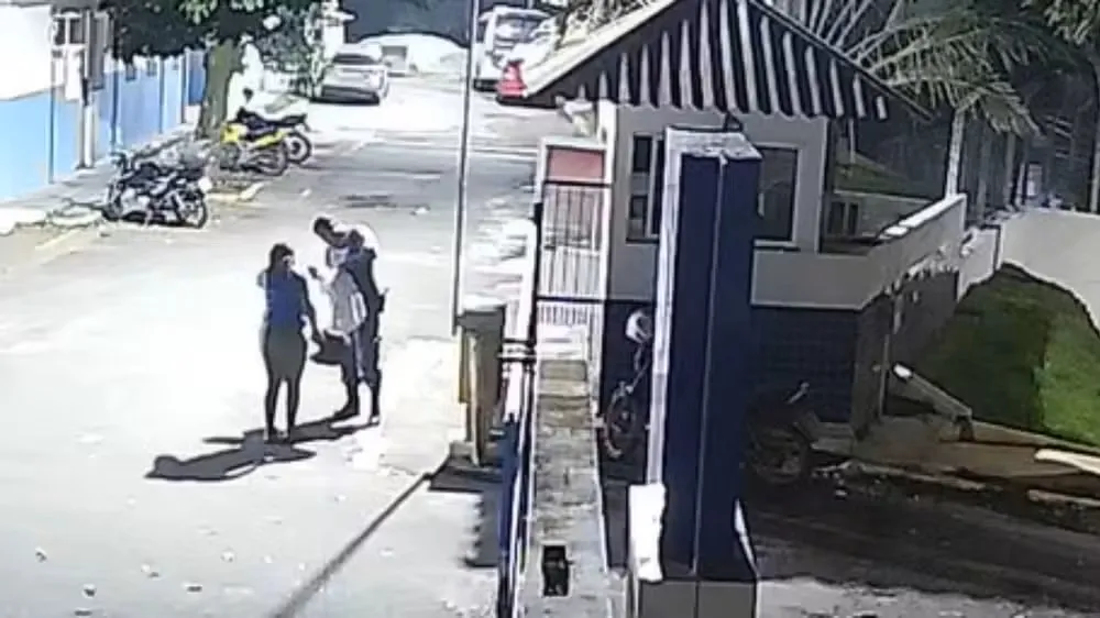 Bebê de 1 mês de vida se engasga com leite materno e é socorrido por policiais