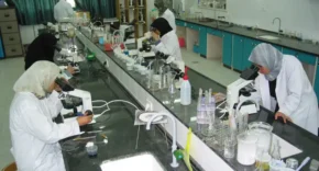 Laboratório da Universidade Islâmica de Gaza antes de bombardeios - Foto: Hala El-Khoondar/Arquivo pessoal