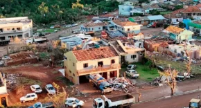 Construções destruídas por tornado em Rio Bonito do Iguaçu. Foto: Valdelino Pontes/SECID/AEN