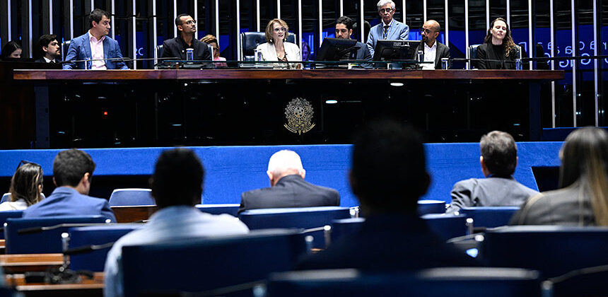 Sessão pelos 15 anos da ONG Gerando Falcões reconhece atuação apartidária