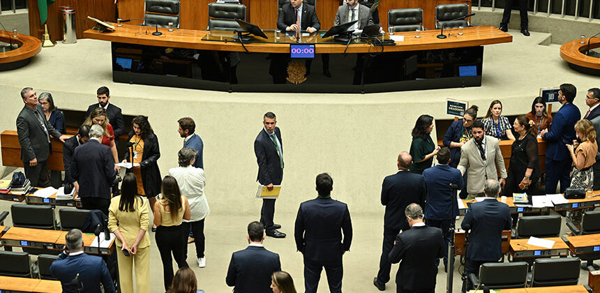 Congresso deve votar ao menos 87 vetos que trancam pauta na volta do recesso